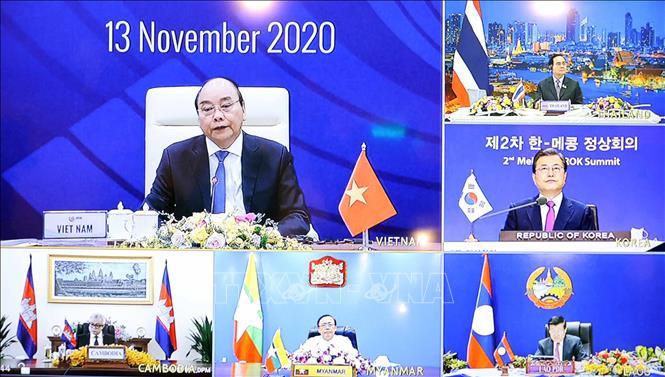 Thủ tướng Nguyễn Xuân Phúc và Tổng thống Hàn Quốc Moon Jae-in đồng chủ trì Hội nghị Cấp cao Mekong - Hàn Quốc lần thứ 2, sáng 13/11. Ảnh: Thống Nhất/TTXVN