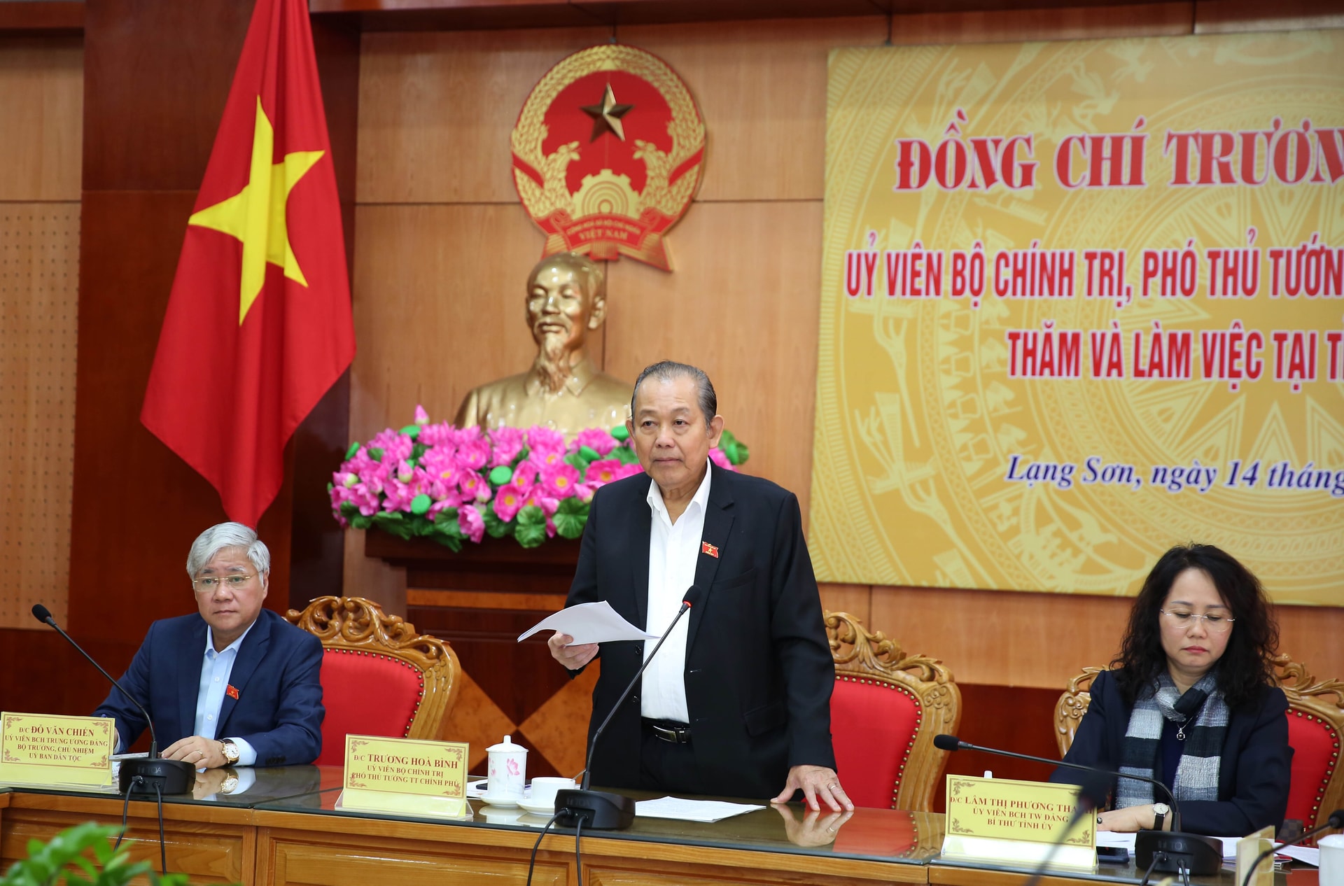 Phó Thủ tướng Thường trực Chính phủ Trương Hòa Bình phát biểu tại buổi làm việc. - Ảnh: VGP/Lê Sơn
