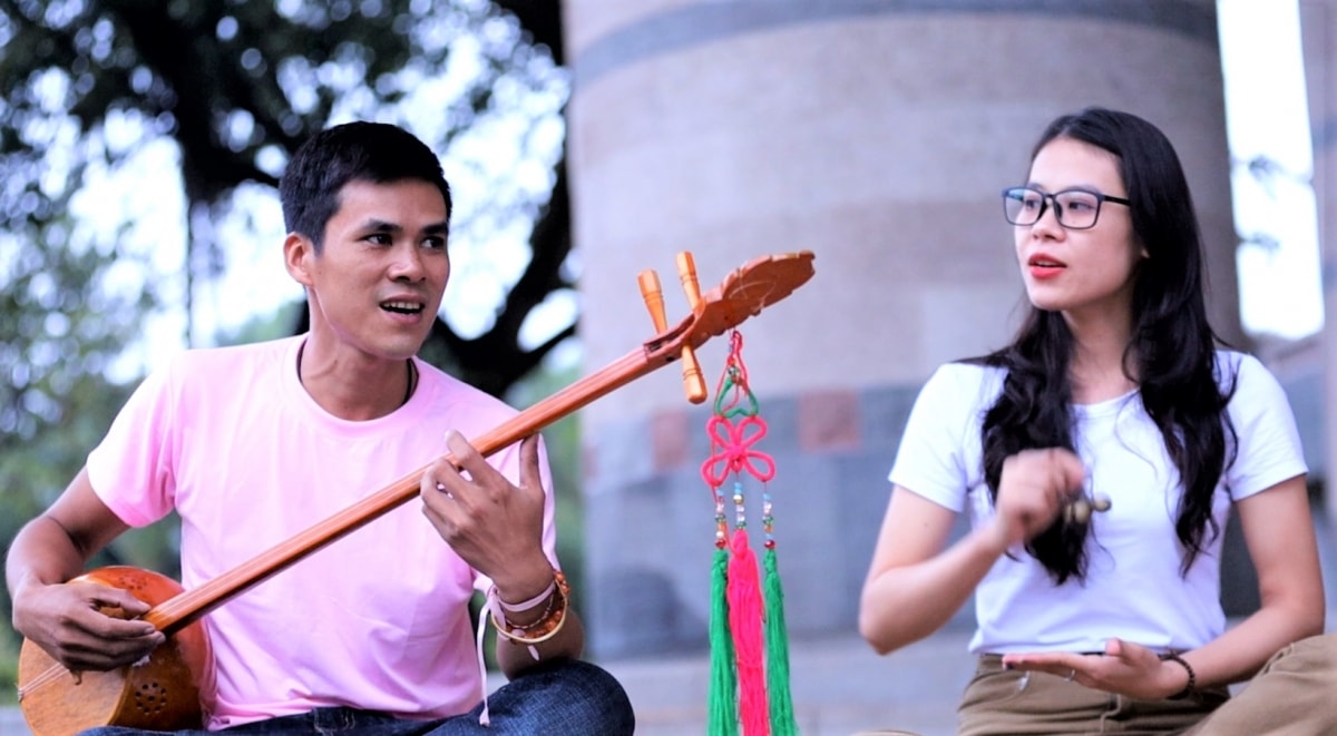 Hai cựu thành viên Nguyễn Văn Huy và Hoàng Thị Dung tham gia Hội trại với các thế hệ đàn em trong CLB.