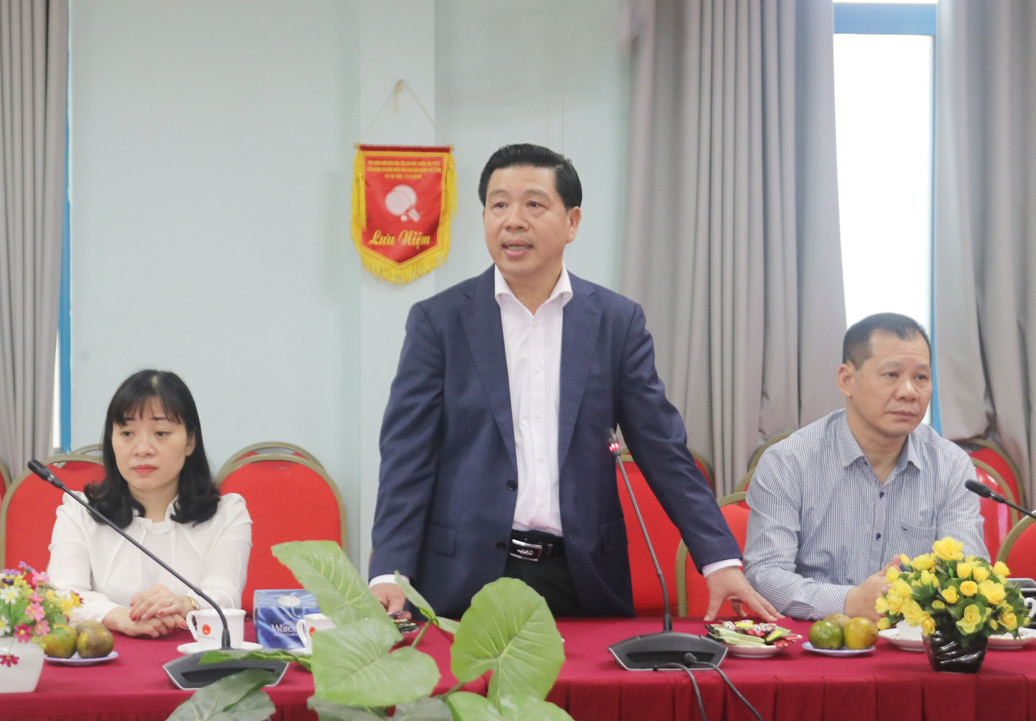 Thứ trưởng, Phó Chủ nhiệm UBDT Lê Sơn Hải phát biểu chúc mừng Học Viện Dân tộc