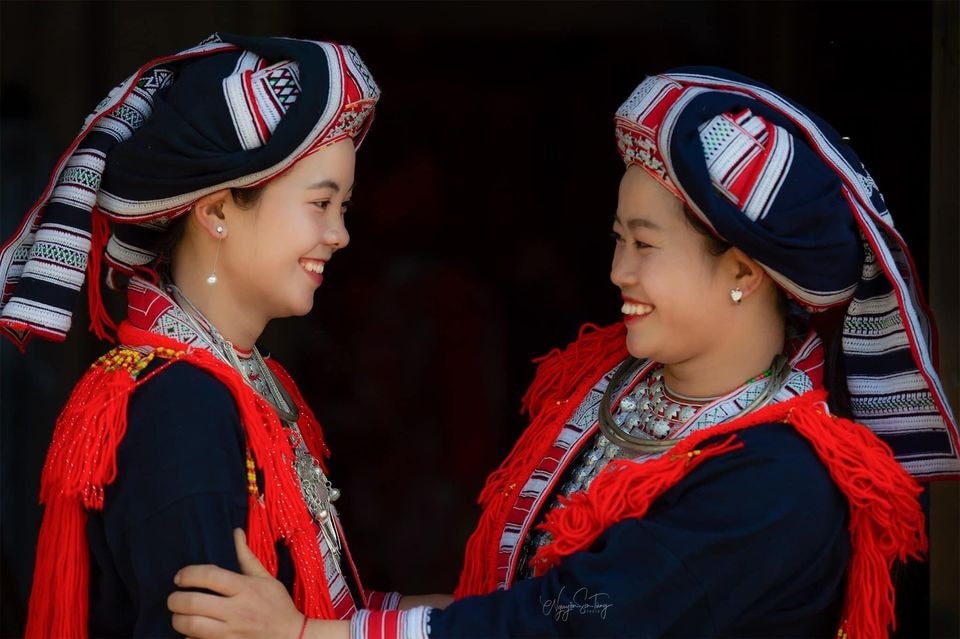 Tác phẩm “Nụ cười thiếu nữ Dao” (Ảnh: Nguyễn Sơn Tùng)