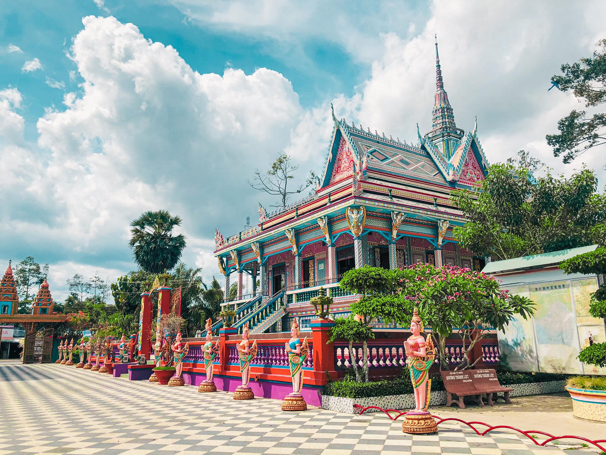 Chùa Chén Kiểu còn gọi là chùa Sà Lôn
