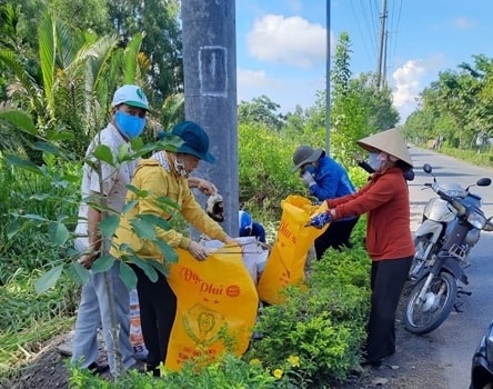 Mô hình “tuyến đường không rác thải nhựa” của Hội LHPN thị trấn Bảy Ngàn