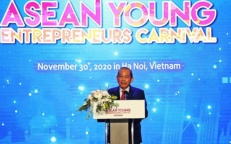 Đồng chí Trương Hòa Bình phát biểu tại Diễn đàn.