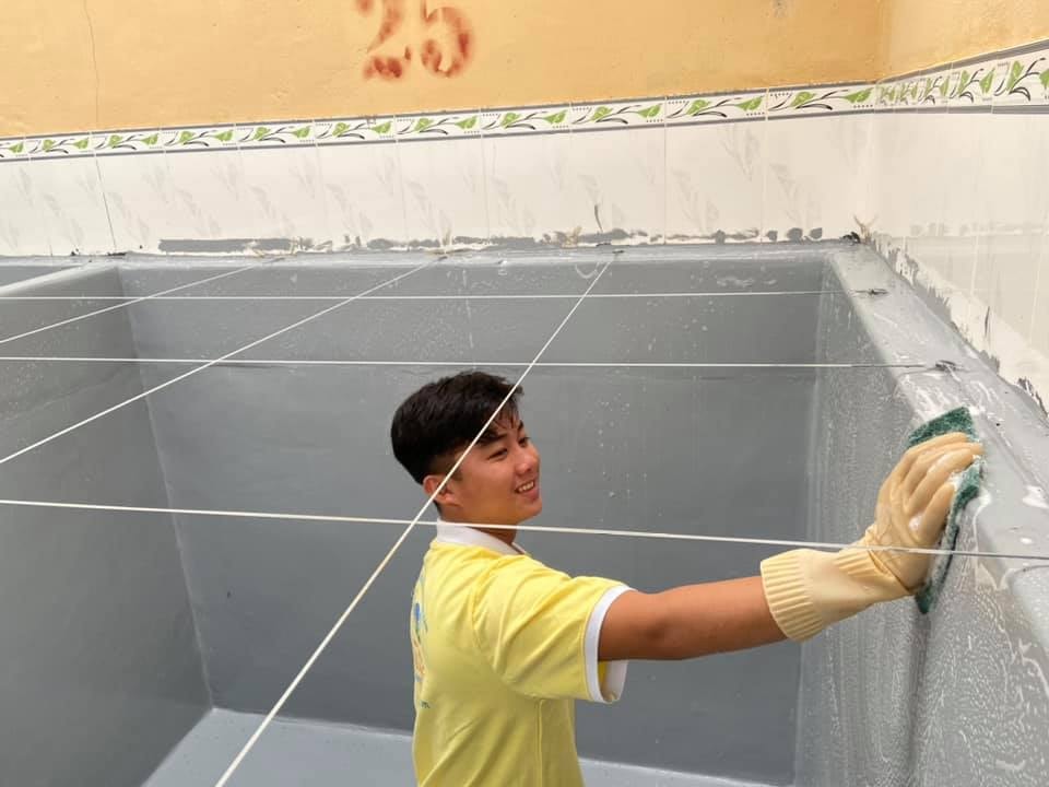 Lau dọn bể nuôi tôm