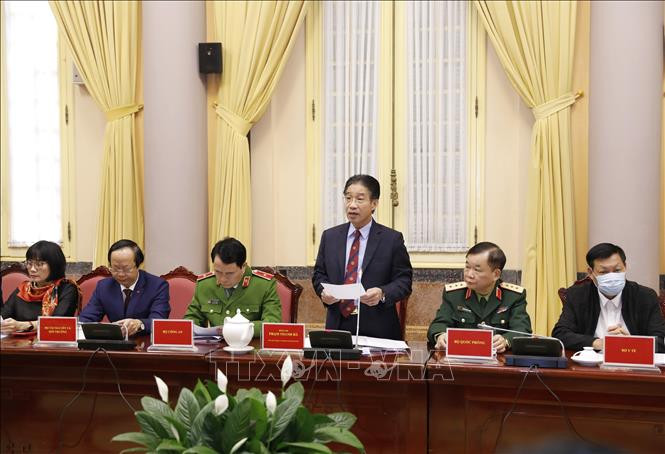 Phó Chủ nhiệm Văn phòng Chủ tịch nước Phạm Thanh Hà chủ trì họp báo công bố 7 luật mới được Quốc hội khoá XIV thông qua tại kỳ họp thứ 10. Ảnh: Dương Giang/TTXVN
