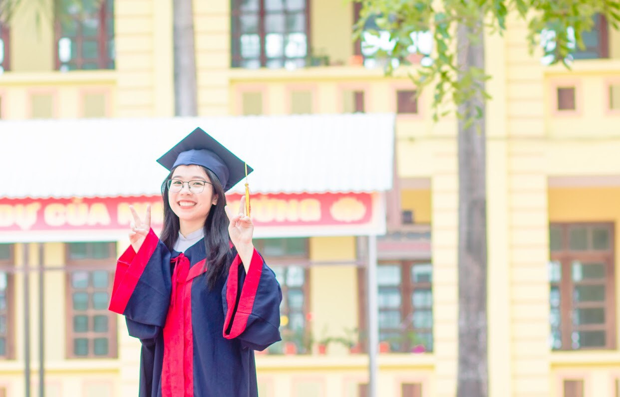 Cô sinh viên dân tộc Nùng và thành tích học tập đáng nể