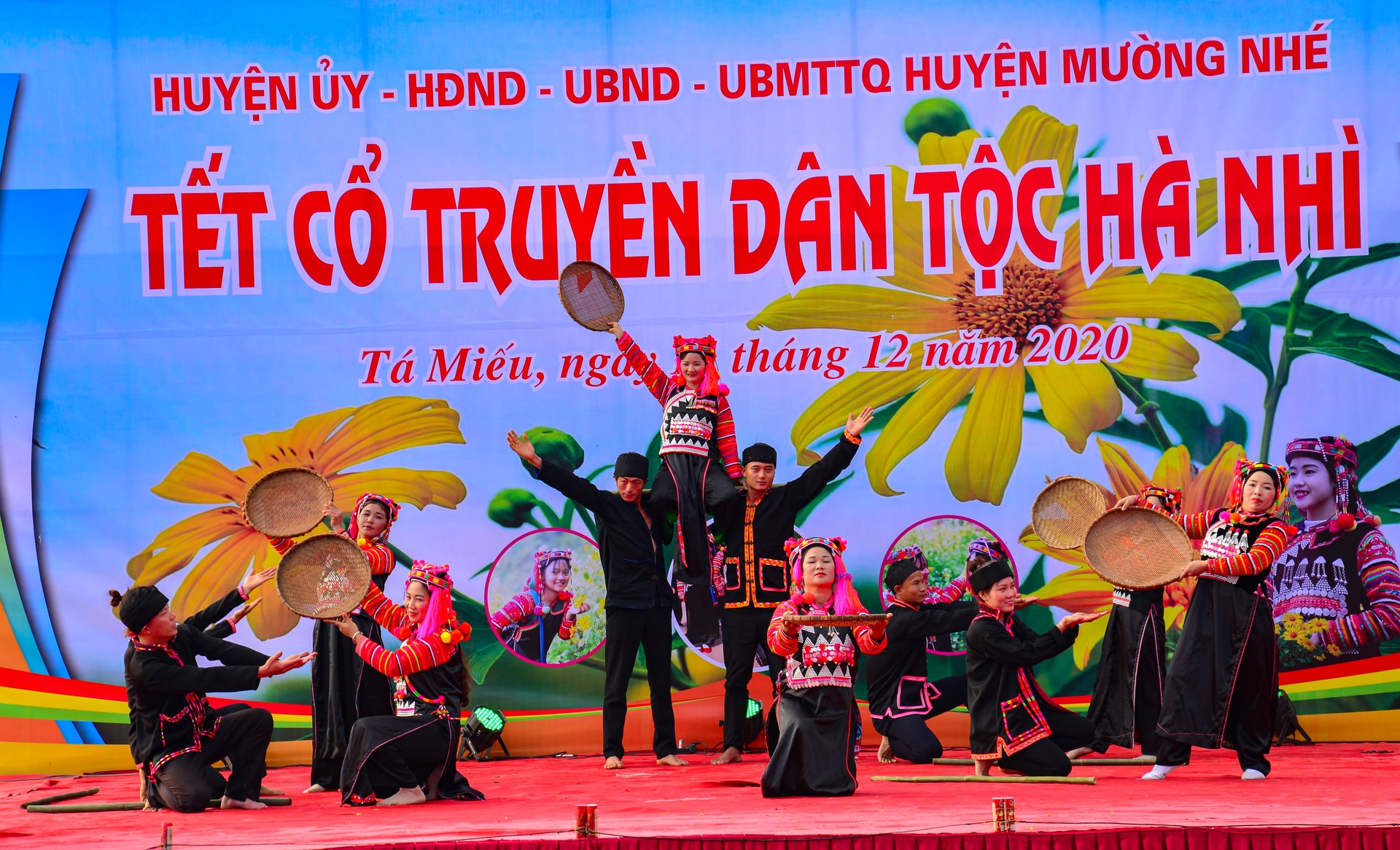 Lần đầu tiên, huyện Mường Nhé tổ chức Lễ hội văn hóa Tết dân tộc Hà Nhì. Lần đầu tiên, huyện Mường Nhé tổ chức Lễ hội văn hóa Tết dân tộc Hà Nhì.