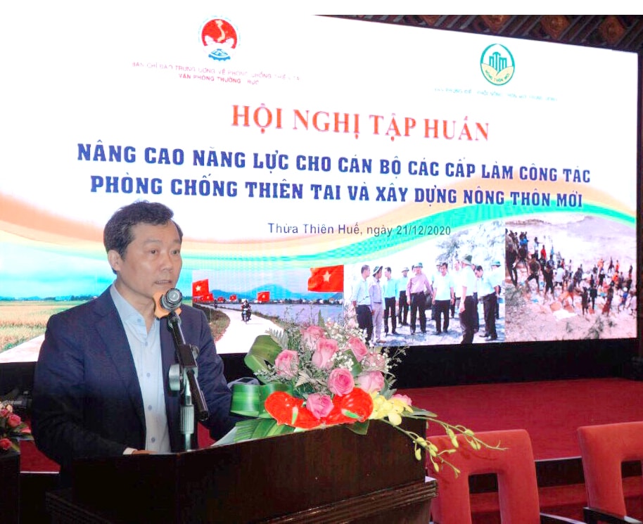  Phó Tổng cục trưởng Tổng cục PCTT, Phó Chánh Văn phòng Ban Chỉ đạo Trung ương về PCTT Nguyễn Văn Tiến phát biểu tại Hội nghị