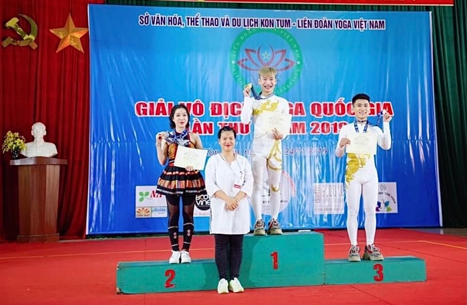 Đinh Tuấn Thành giành Huy chương Vàng tại Giải vô địch Yoga toàn quốc năm 2019