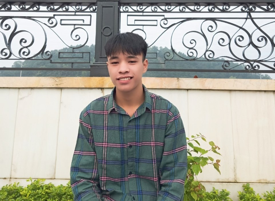 Mong Văn Dương với ước mơ trở thành thầy giáo