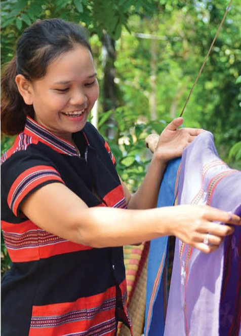 Chị Nguyễn Thị Lan là cán bộ tận tâm với mọi hoạt động tại địa phương Chị Nguyễn Thị Lan là cán bộ tận tâm với mọi hoạt động tại địa phương