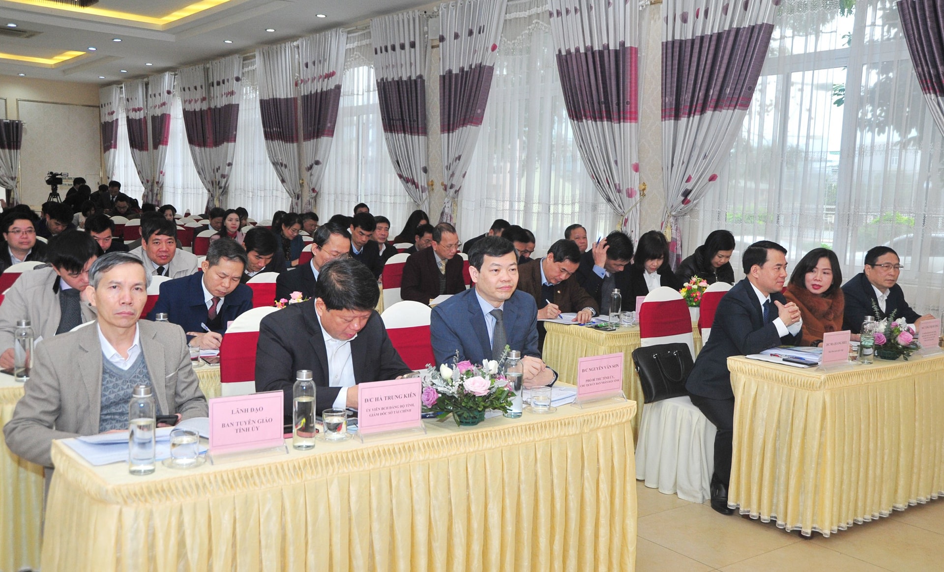 Quang cảnh hội nghị Quang cảnh hội nghị