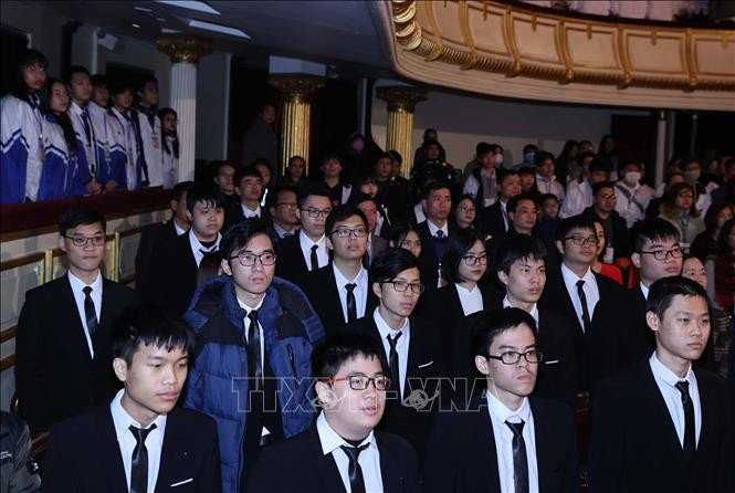 Các em học sinh tại Lễ tuyên dương. Ảnh: Thống Nhất/TTXVN