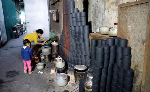 Bếp than tổ ong dùng để nấu ăn trong các gia đình sẽ bị loại bỏ