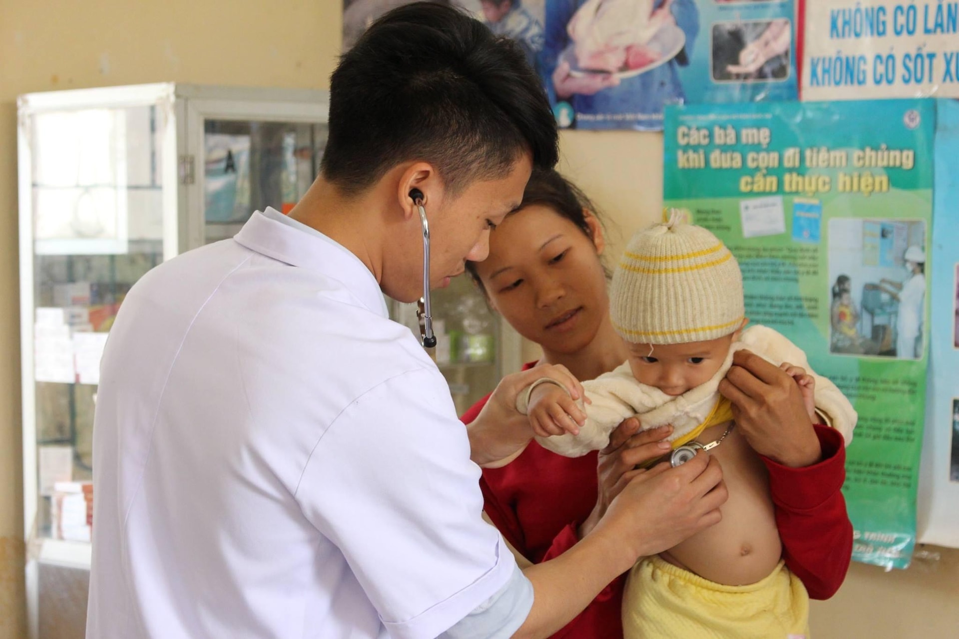 Kể từ 1/1/2021, người dân vùng DTTS, miền núi khám chữa bệnh được thuận lợi hơn khi thông tuyến BHYT.