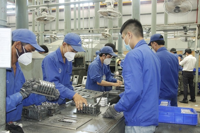 Công nhân làm việc tại Công ty TNHH Leoch Battery (Việt Nam), Khu công nghiệp Becamex - Bình Phước Công nhân làm việc tại Công ty TNHH Leoch Battery (Việt Nam), Khu công nghiệp Becamex - Bình Phước. Ảnh: Thanh Liêm
