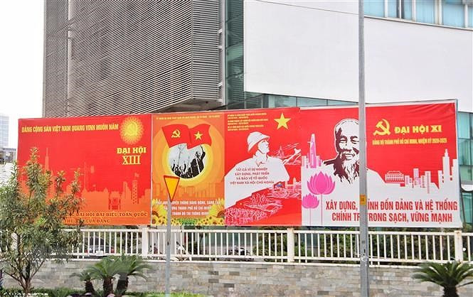 Pano chào mừng Đại hội đại biểu toàn quốc lần thứ XIII của Đảng tại đường Võ Thị Sáu (Quận 3, Thành phố Hồ Chí Minh). (Ảnh: Thu Hương/TTXVN)