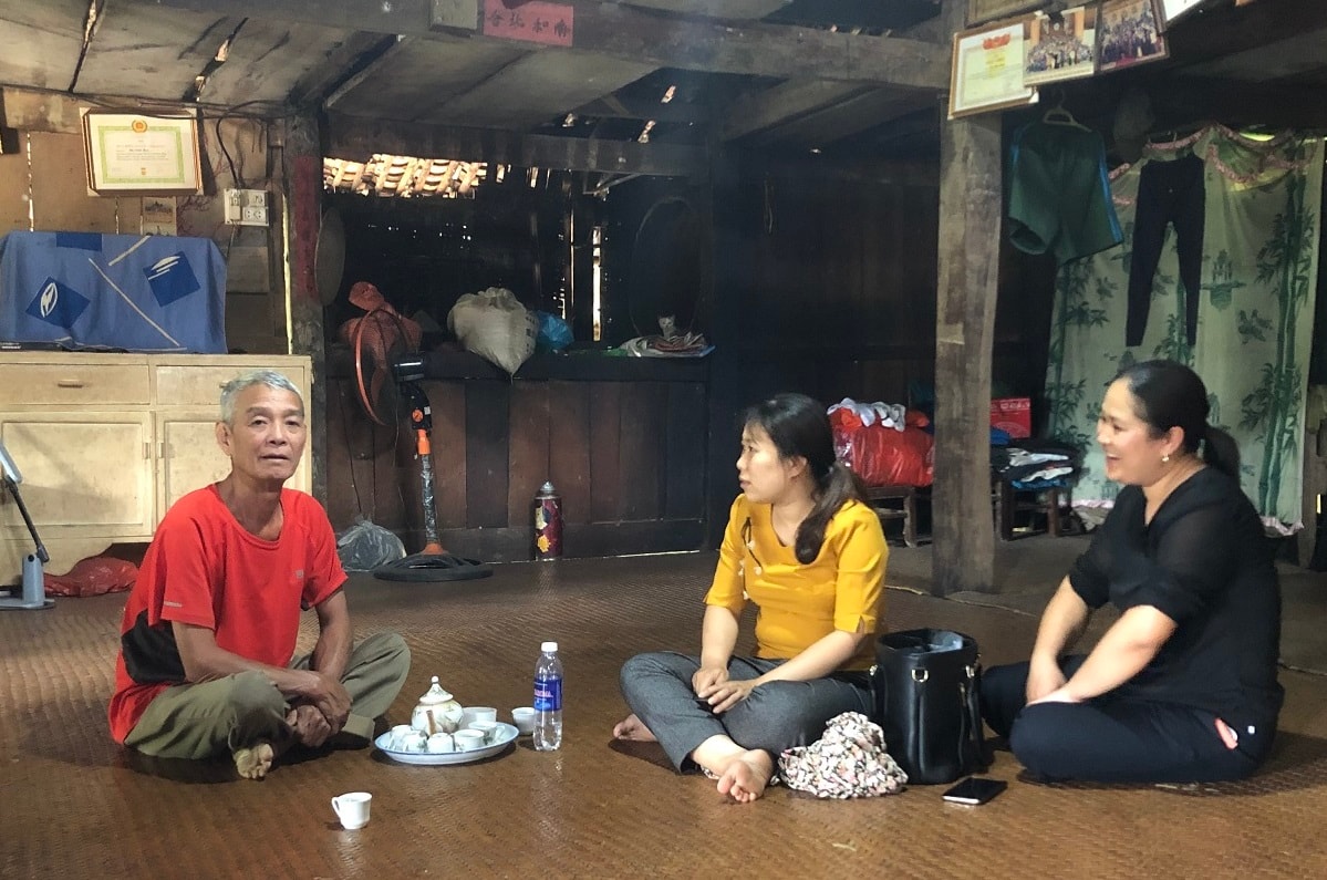 Ông Chi Viết Hải -Người có uy tín xã Kim Cúc chia sẻ kinh nghiệm tuyên truyền, vận động trong đồng bào DTTS với cán bộ huyện Bảo Lạc Ông Chi Viết Hải -Người có uy tín xã Kim Cúc chia sẻ kinh nghiệm tuyên truyền, vận động trong đồng bào DTTS với cán bộ huyện Bảo Lạc