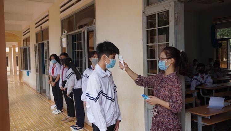 Năm học 2020 -2021, ngành giáo dục đối diện với nhiều khó khăn về lịch học do dịch COVID-19. Ảnh: HT