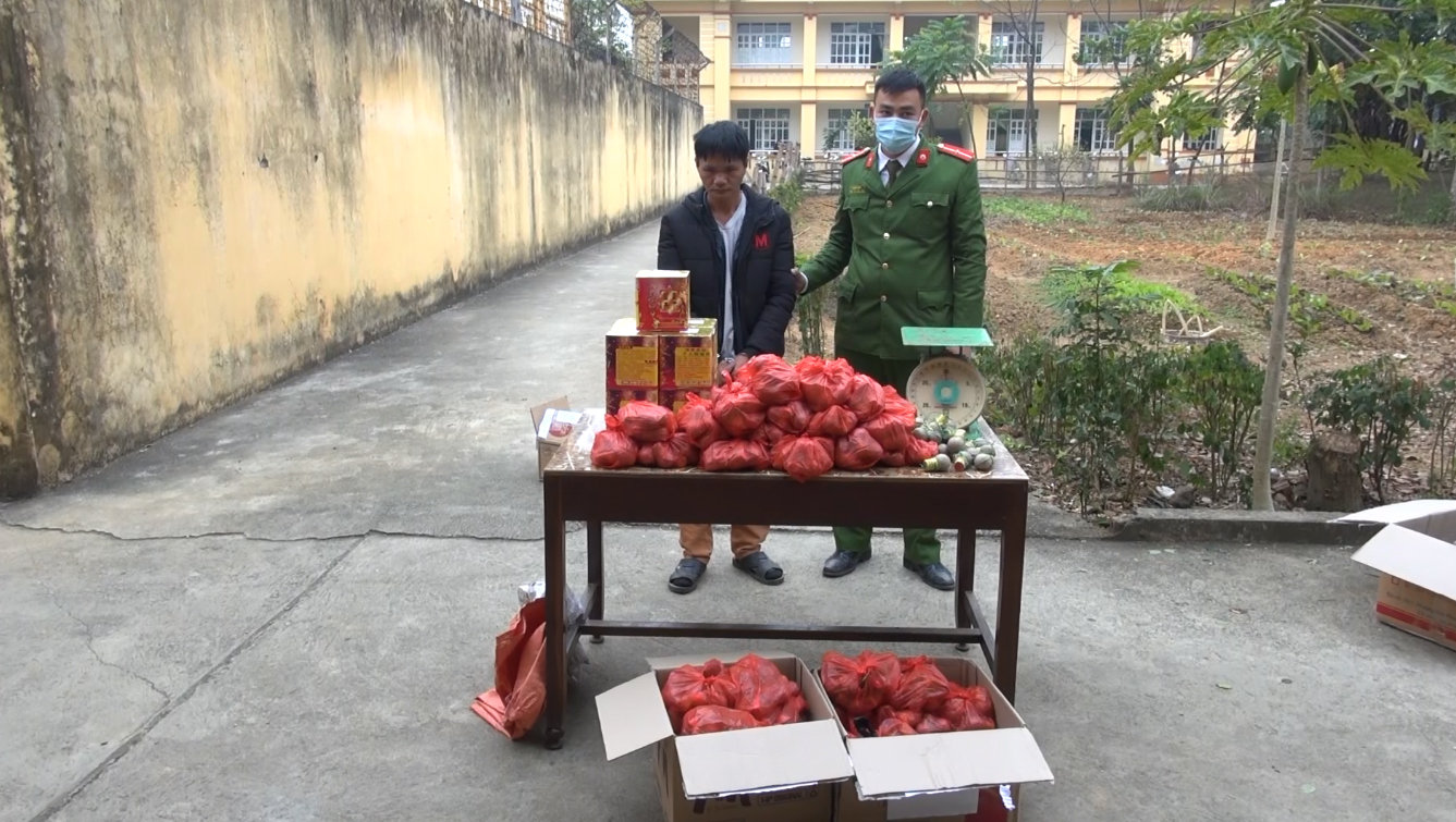 Nhiều đối tượng buôn lậu pháo bị bắt trước dịp tết Nguyên Đán Tân Sửu 2021 Nhiều đối tượng buôn lậu pháo bị bắt trước dịp tết Nguyên Đán Tân Sửu 2021