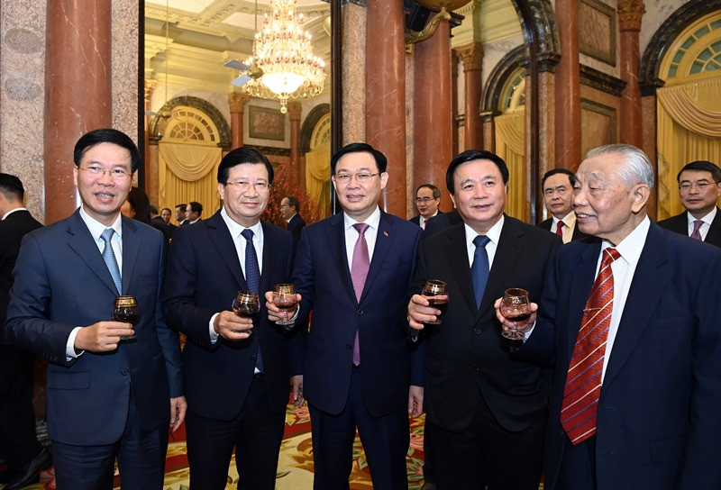 Các đồng chí lãnh đạo, nguyên lãnh đạo Đảng, Nhà nước dự buổi gặp mặt Các đồng chí lãnh đạo, nguyên lãnh đạo Đảng, Nhà nước dự buổi gặp mặt