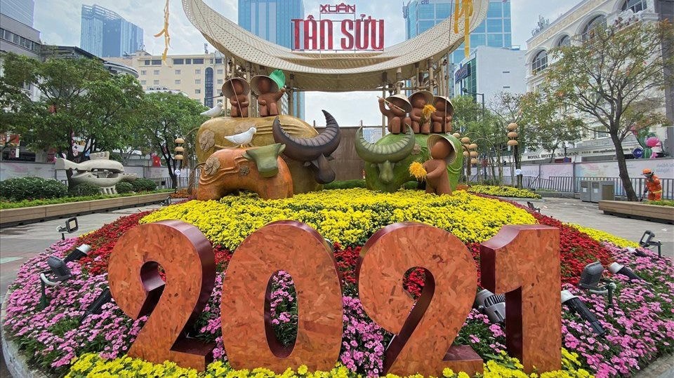Đường hoa Nguyễn Huệ