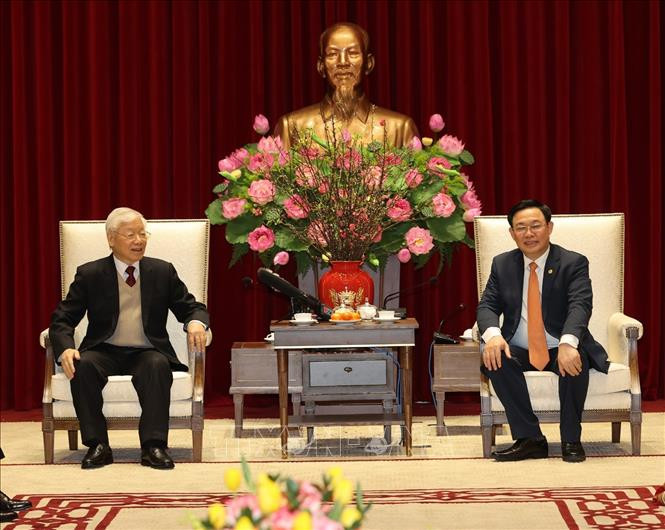  Tổng Bí thư, Chủ tịch nước Nguyễn Phú Trọng và đồng chí Vương Đình Huệ, Ủy viên Bộ Chính trị, Bí thư Thành uỷ Hà Nội. Ảnh: Trí Dũng/TTXVN
