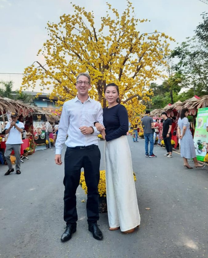 Vợ chồng Nguyễn Lê Thạch Thảo  và  Zihlmann Marc Aurel 