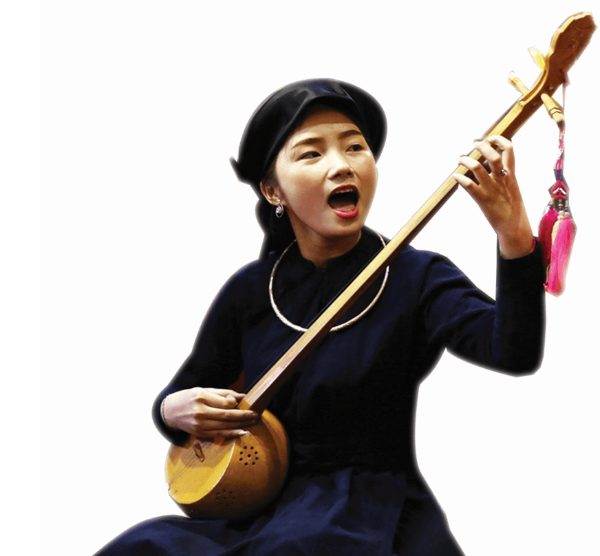 Nghệ nhân Nông Thị Phương Lan (dân tộc Tày tỉnh Bắc Kạn) hát Then đàn Tính trong ngày hội “Câu Then Việt Bắc”