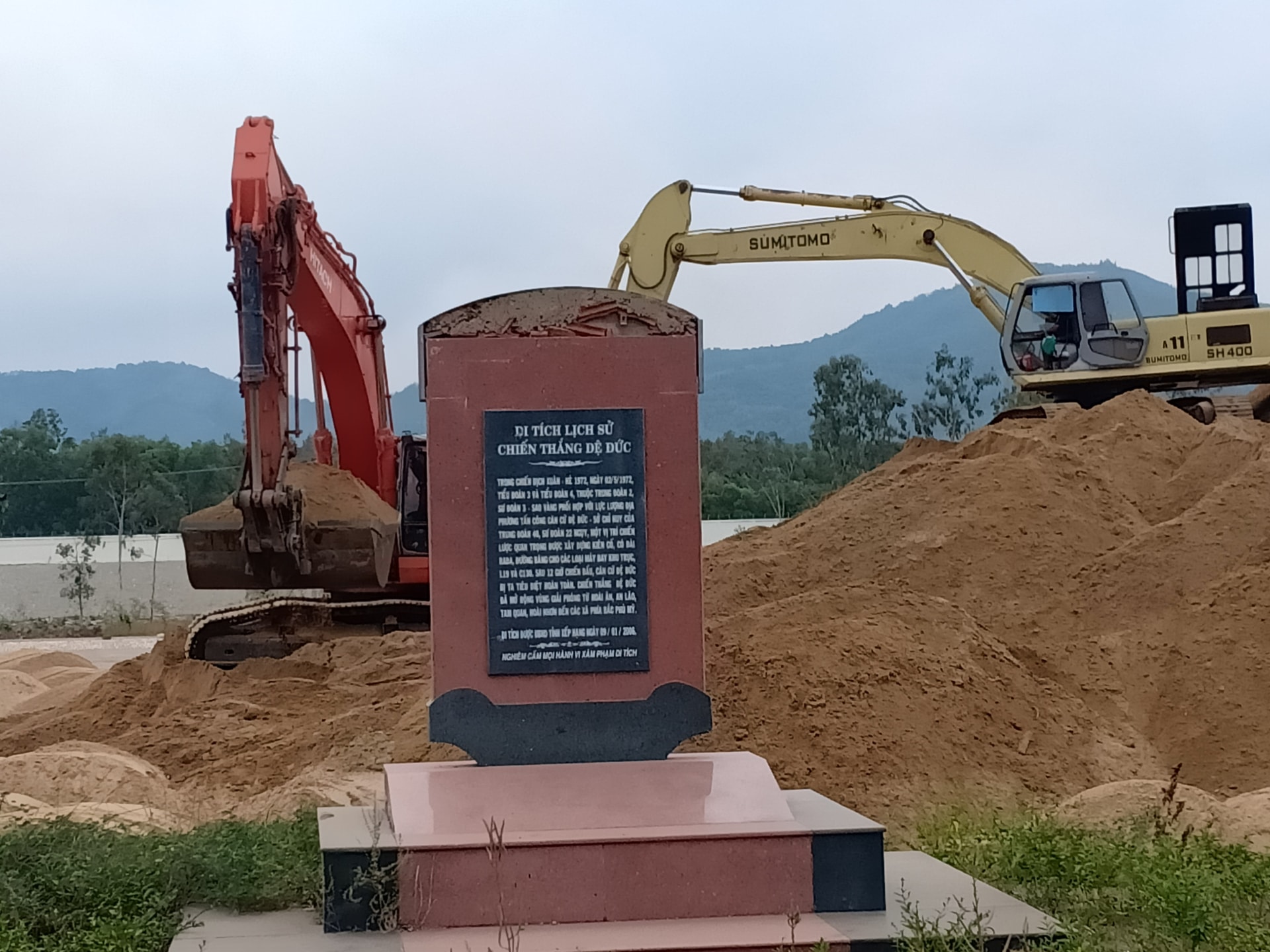 Di tích lịch sử Chiến thắng Đệ Đức bị DNTN XD Tân Lập đổ cát 