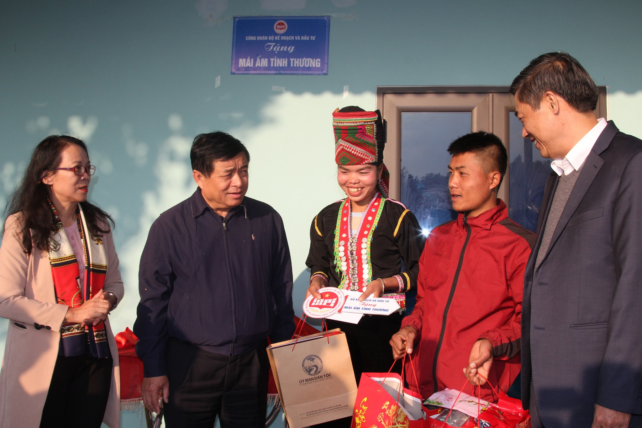 Những ngôi nhà mái ấm tình thương sẽ là động lực để các hộ đồng bào DTTS nghèo vươn lên trong cuộc sống