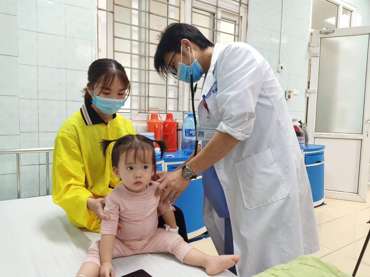 10 năm qua, bác sĩ Minh thực hiện thành công hơn 1000 ca điều trị tim bẩm sinh bằng kỹ thuật can thiệp.