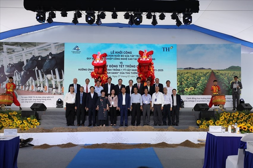 : Dự án chăn nuôi bò sữa lớn nhất khu vực Đồng bằng sông Cửu Long đã được khởi công vào sáng 27/2/2021