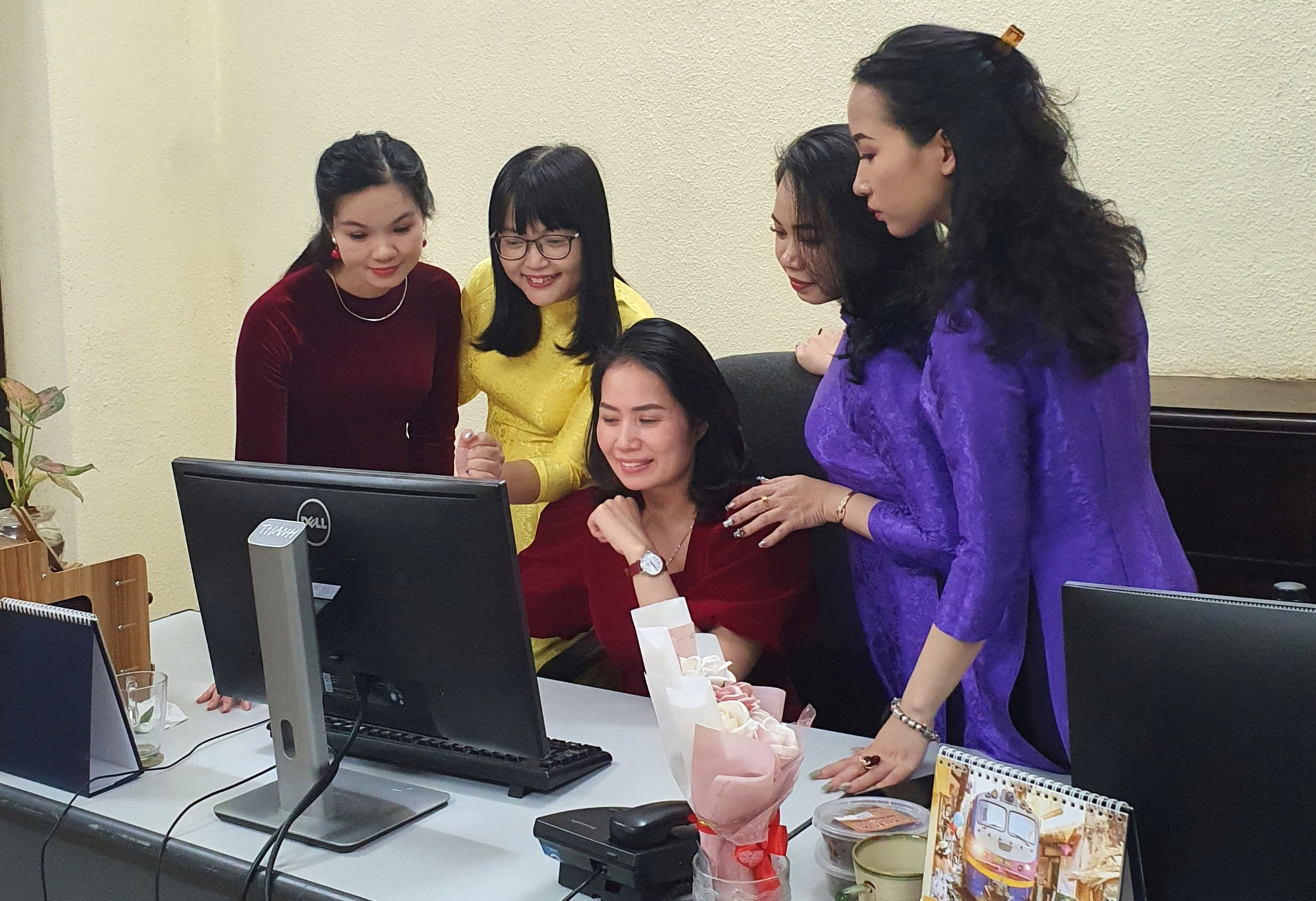 Báo Dân tộc và Phát triển gặp mặt nữ cán bộ, viên chức và người lao động nhân ngày 8/3 4