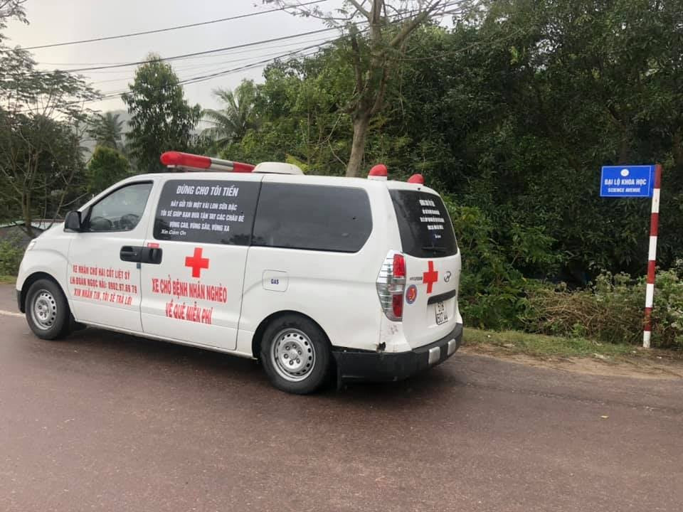Hơn 1 năm qua, ông Hải đã lái chiếc xe này rong ruổi khắp mọi miền của Tổ quốc để làm những công việc thiện nguyện
