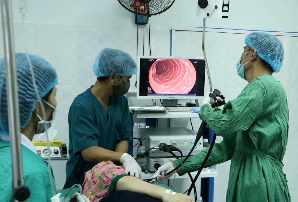 Nhiều máy móc, trang thiết bị hiện đại được đầu tư phục vụ cho việc khám và điều trị bệnh nhân tại các cơ sở y tế 