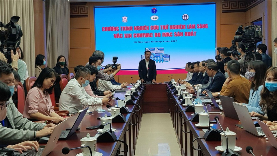 Thứ trưởng Bộ Y tế Trần Văn Thuấn phát biểu tại buổi lễ. Ảnh: Phạm Công