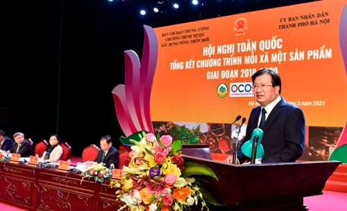 Phó Thủ tướng Trịnh Đình Dũng phát biểu tại Hội nghị Phó Thủ tướng Trịnh Đình Dũng phát biểu tại Hội nghị