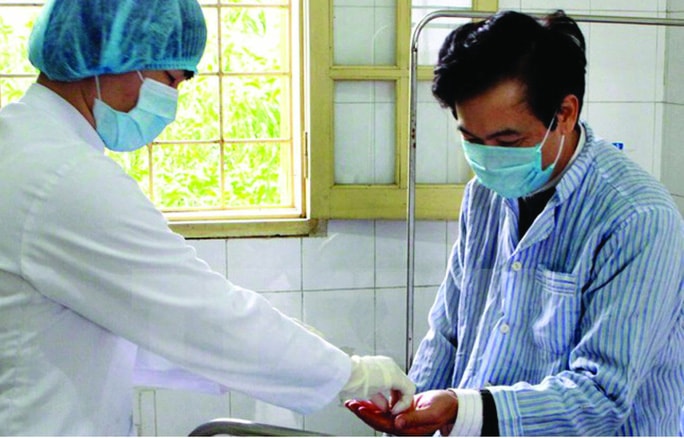 Điều trị bệnh nhân lao tại Bệnh viện Phổi trung ương. Ảnh: Hải Quân