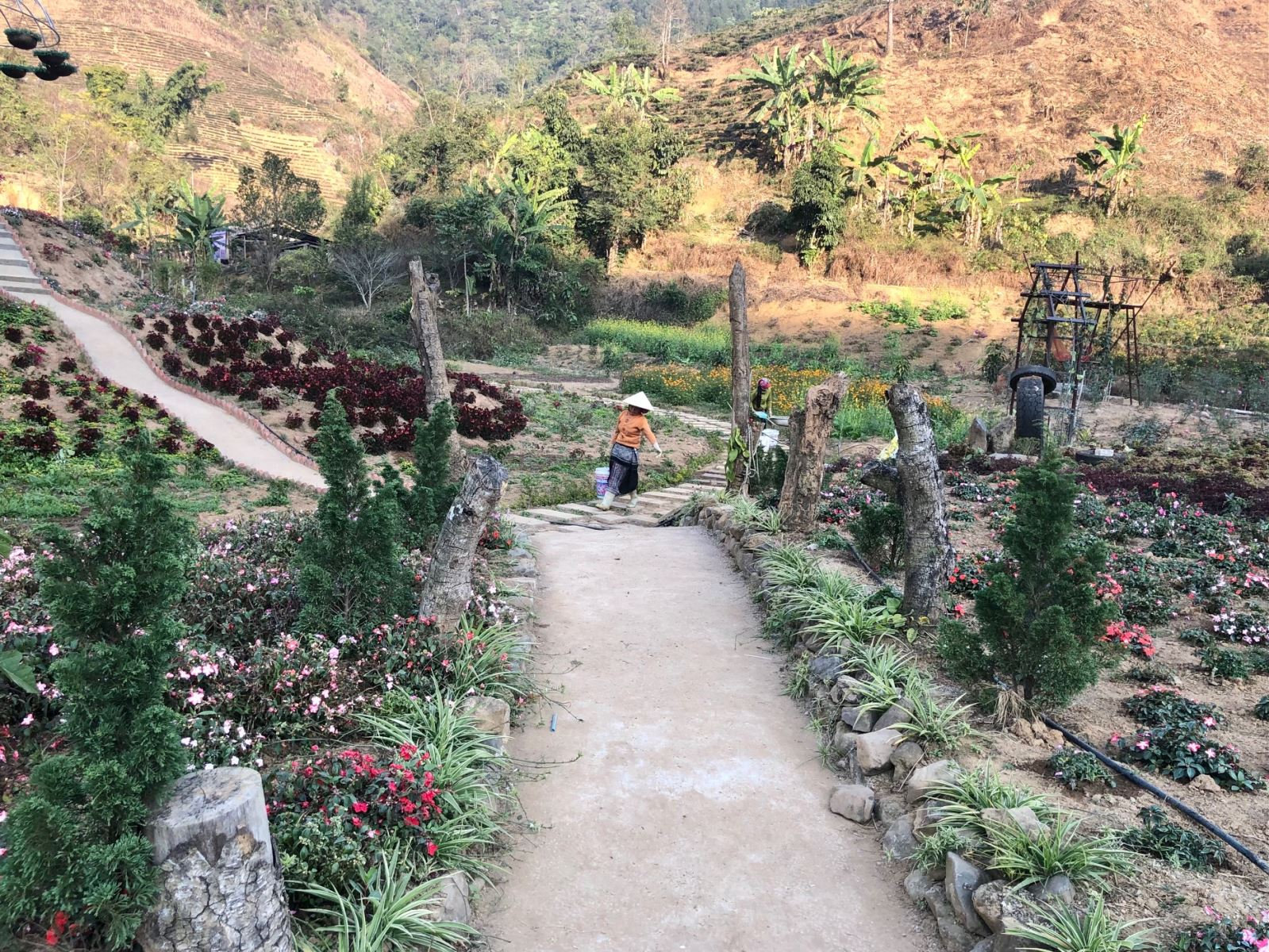 Quang cảnh bản Thẳm.