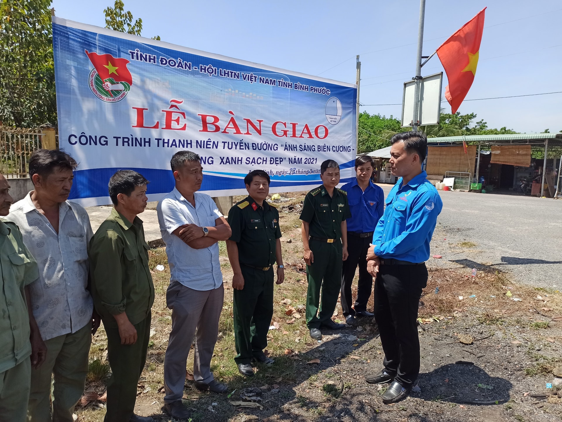 Bàn giao công trình Tuyến đường “Ánh sáng biên cương”