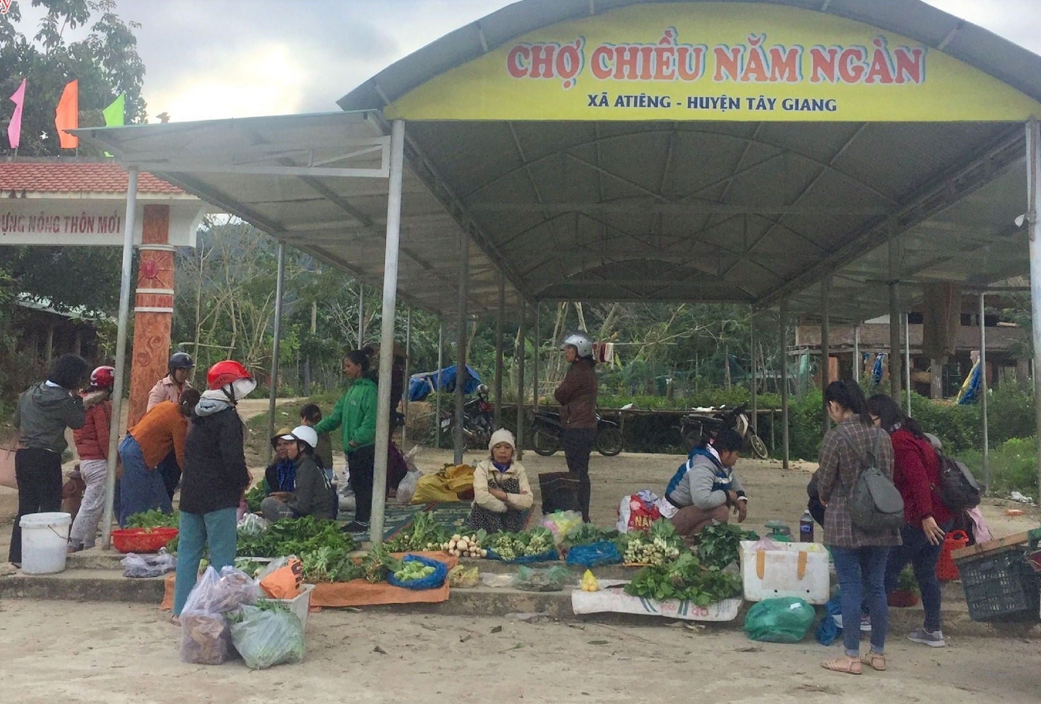 “Chợ chiều năm ngàn” chỉ có ở huyện Tây Giang, Quảng Nam. “Chợ chiều năm ngàn” chỉ có ở huyện Tây Giang, Quảng Nam.