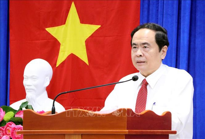 Đồng chí Trần Thanh Mẫn chúc Tết các vị hòa thượng, thượng tọa trong Hội Đoàn kết sư sãi yêu nước tỉnh Sóc Trăng. 