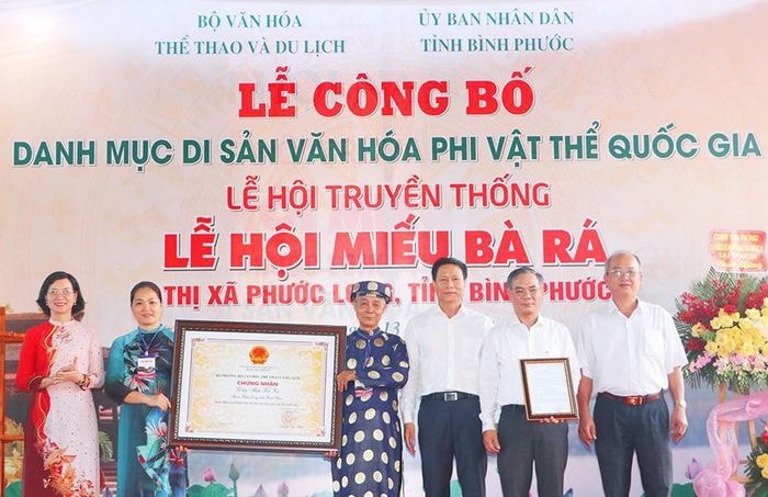 Lễ hội Miếu Bà Rá vừa được công nhận Di sản văn hóa phi vật thể Quốc gia Lễ hội Miếu Bà Rá vừa được công nhận Di sản văn hóa phi vật thể Quốc gia