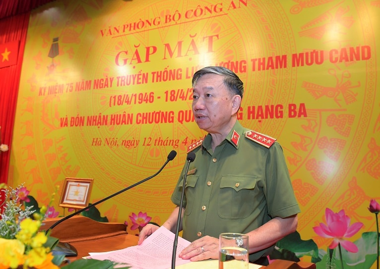 Bộ trưởng Tô Lâm phát biểu tại buổi gặp mặt kỷ niệm 75 năm Ngày truyền thống lực lượng Tham mưu CAND (18/4/1946 – 18/4/2021). Ảnh: bocongan.gov.vn
