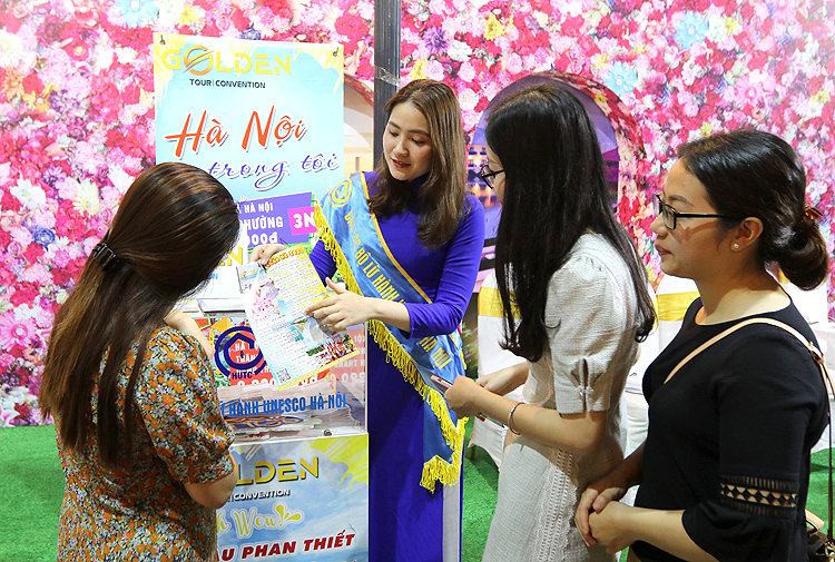 Gần 1.000 nhóm Tour du lịch tới tất cả điểm đến trong nước được giảm giá từ 15 - 35% trong dịp Lễ hội du lịch và văn hóa ẩm thực Hà Nội 2021
