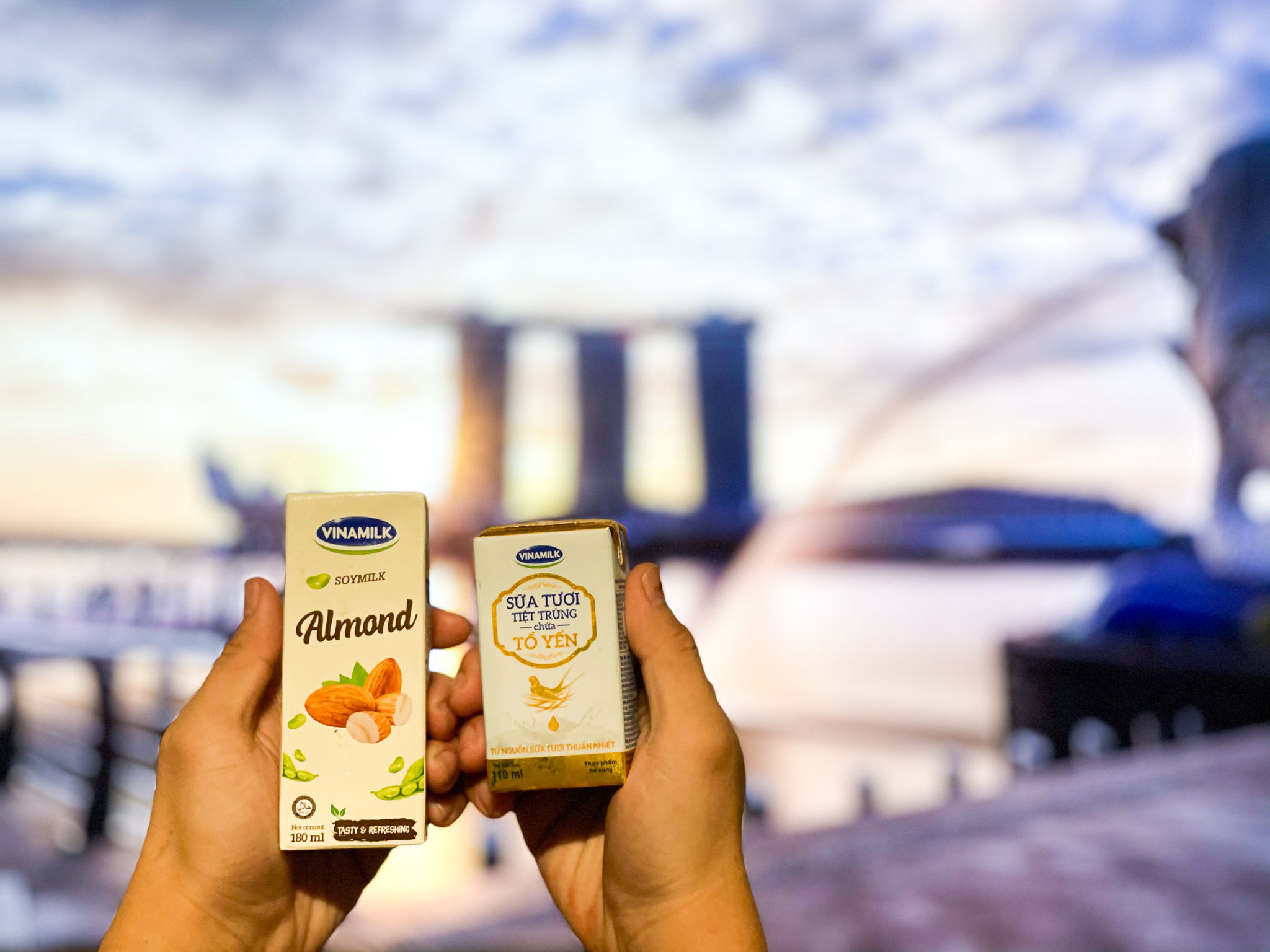 Các dòng sản phẩm mới như sữa tươi, sữa hạt được Vinamilk tích cực đẩy mạnh tại các thị trường mới như Singapore, Hàn Quốc…   
