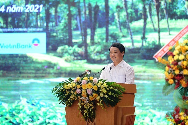 Bộ trưởng, Chủ nhiệm Hầu A Lềnh phát biểu tại Diễn đàn