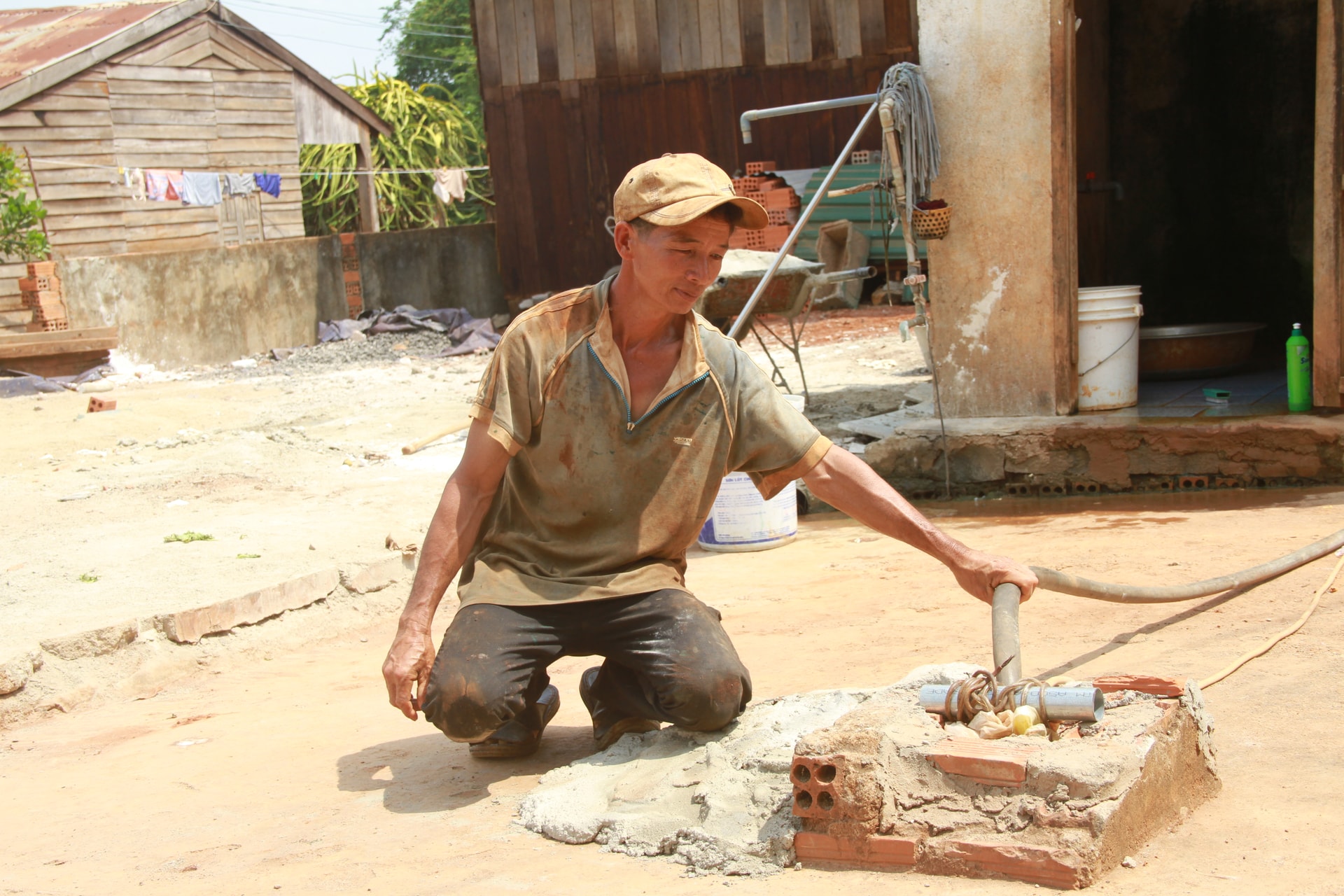 Nhiều hộ đầu tư tiền khoan giếng nhưng vẫn không có nước 